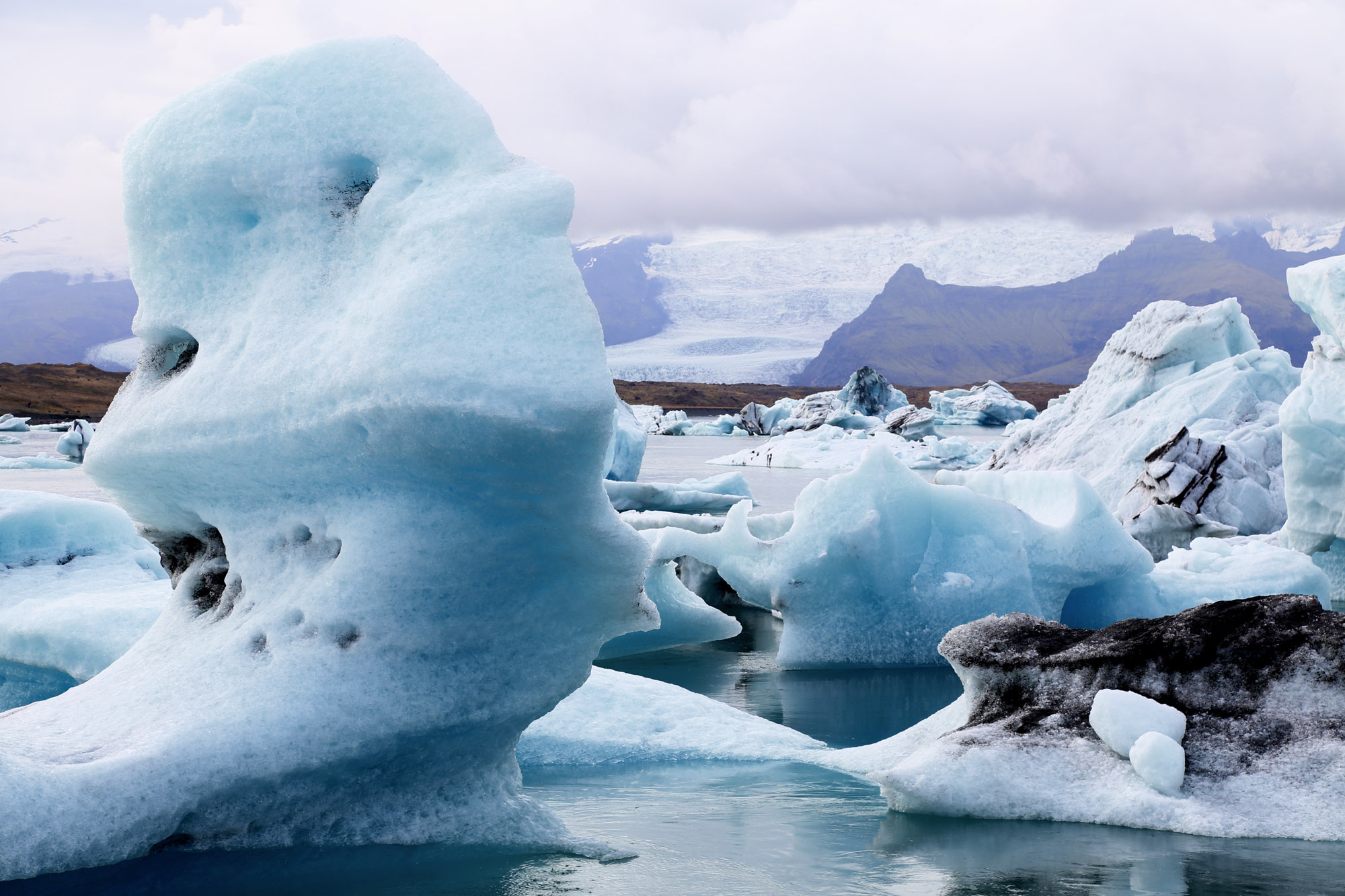 Iceberg nella laguna glaciale di Jökulsárlón, Islanda